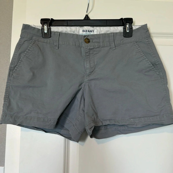 Old Navy grey chino shorts‎ - Picture 1 of 4